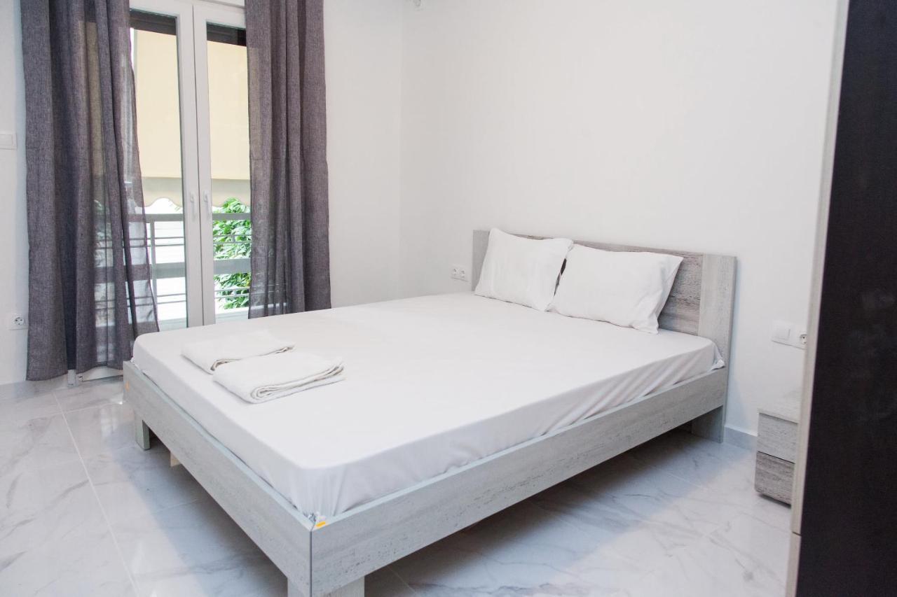 بيرايوس Modern 3-Bedroom Apartment Next To Koridallos Square المظهر الخارجي الصورة